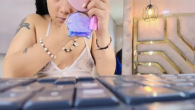 Snapshot of Soleil_66 chatting on November 9, 2025, 4:05 am Soleil 66 online show from November 9, 2025, 4:05 am