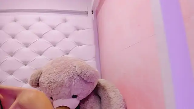 Snapshot of eimy_skinny_ chatting on February 28, 2026, 12:27 pm eimy skinny online show from February 28, 2026, 12:27 pm