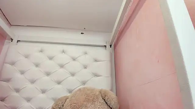 Snapshot of eimy_skinny_ chatting on February 27, 2026, 1:00 pm eimy skinny online show from February 27, 2026, 1:00 pm