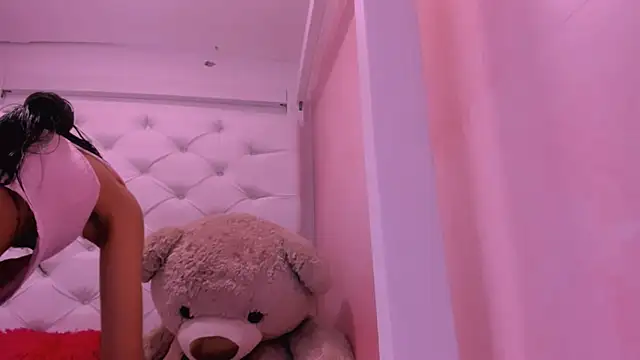 eimy skinny  online show from April 17, 2026, 1:36 pm