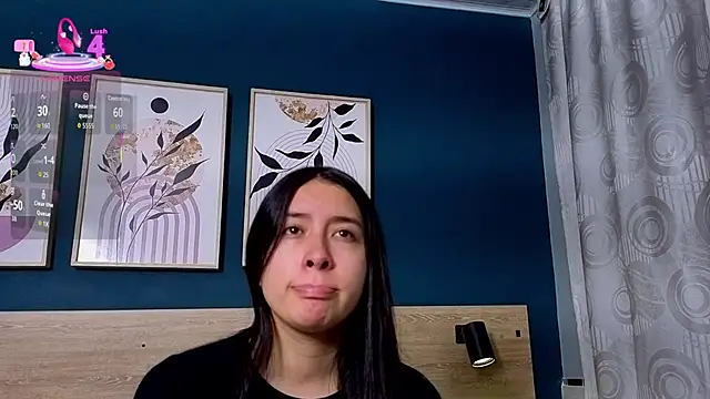 SarahMiler  online show from December 5, 2025, 7:45 pm