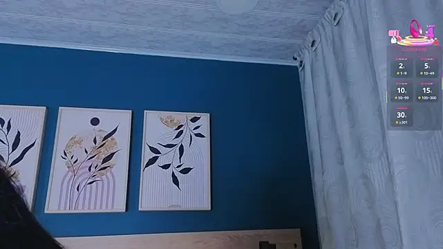 SarahMiler  online show from September 25, 2025, 12:00 pm