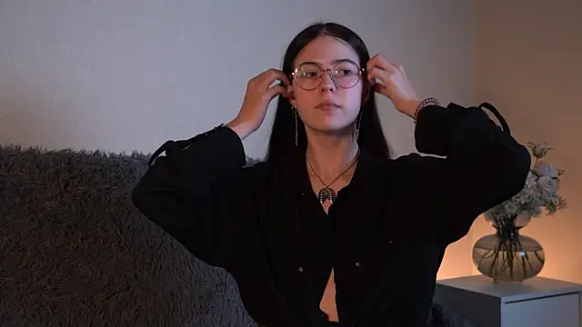 ywixos online show from September 29, 2025, 2:01 pm