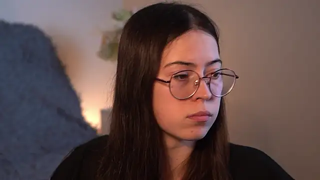 ywixos online show from November 30, 2025, 2:40 pm