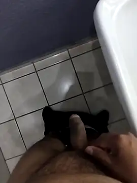 Leofj007 online show from November 13, 2025, 11:52 pm