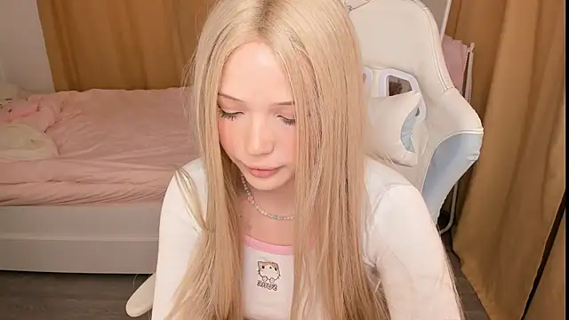 mayyacozyy online show from April 11, 2026, 8:18 am