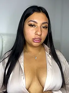 Issa Santana online show from April 16, 2026, 12:33 am