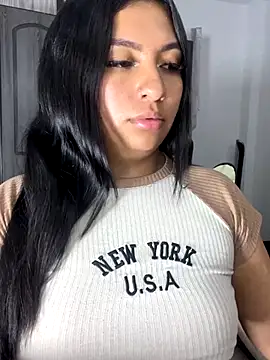 Snapshot of Issa_Santana chatting on September 20, 2025, 9:42 pm Issa Santana online show from September 20, 2025, 9:42 pm