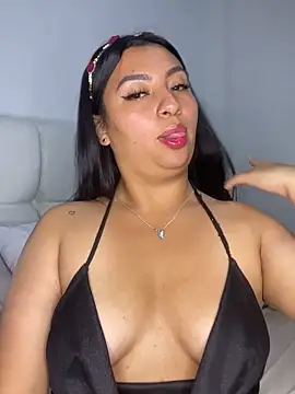 Issa Santana online show from April 3, 2026, 8:04 pm