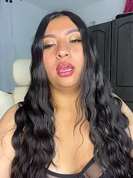 Issa Santana online show from July 23, 2026, 8:49 pm