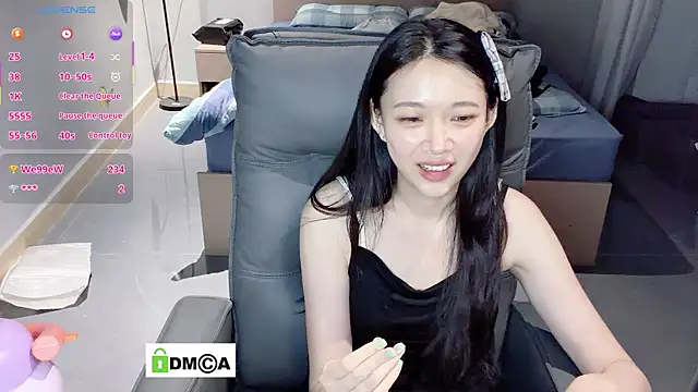 NiNi-baby520 online show from April 23, 2026, 3:02 pm