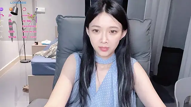 NiNi-baby520 online show from November 1, 2025, 7:24 am