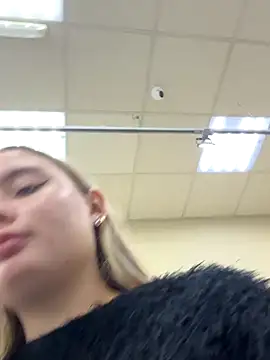 StephanieMur online show from September 13, 2025, 6:02 am