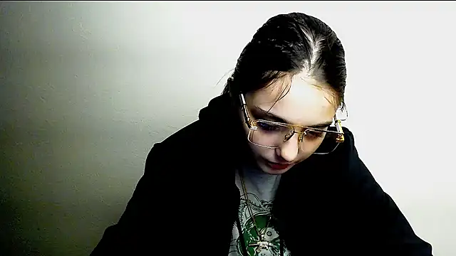 Sun Shine   online show from December 21, 2025, 3:19 am