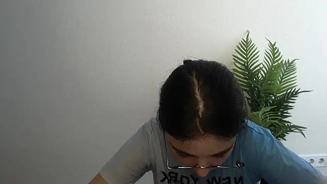 Snapshot of Sun_Shine__ chatting on June 10, 2026, 12:28 pm Sun Shine online show from June 10, 2026, 12:28 pm