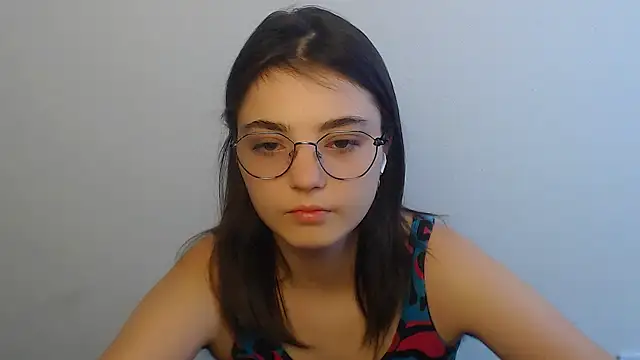 Snapshot of Sun_Shine__ chatting on July 13, 2026, 4:34 am Sun Shine online show from July 13, 2026, 4:34 am