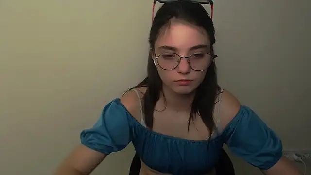 Snapshot of Sun_Shine__ chatting on July 21, 2026, 9:27 pm Sun Shine online show from July 21, 2026, 9:27 pm