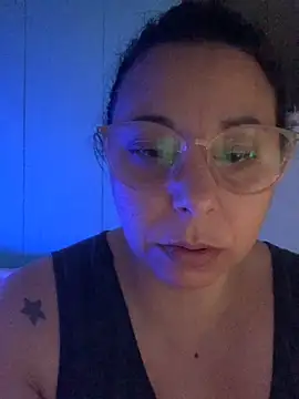Snapshot of LupeLok chatting on September 19, 2025, 5:39 pm LupeLok online show from September 19, 2025, 5:39 pm