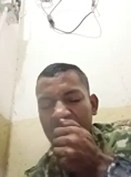 arnal32 online show from October 17, 2025, 3:54 am