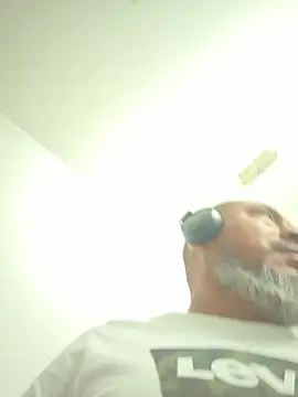 Snapshot of julio_p chatting on October 12, 2025, 3:52 am julio p online show from October 12, 2025, 3:52 am