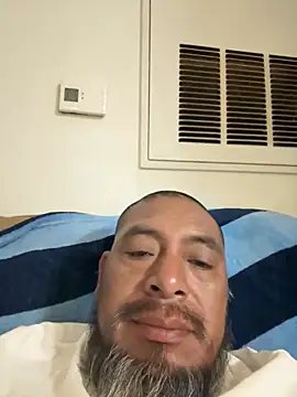 Snapshot of julio_p chatting on October 16, 2025, 12:30 am julio p online show from October 16, 2025, 12:30 am