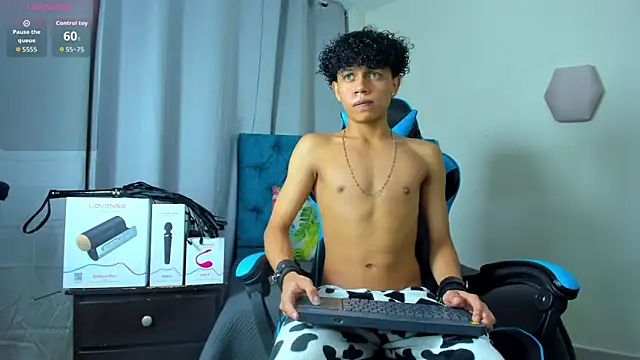 Snapshot of _taylor_black chatting on September 11, 2025, 12:54 am  taylor black online show from September 11, 2025, 12:54 am