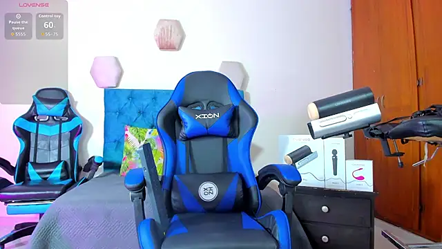 Snapshot of _taylor_black chatting on September 24, 2025, 9:10 pm  taylor black online show from September 24, 2025, 9:10 pm