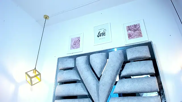 lianfox  online show from March 11, 2026, 12:32 pm