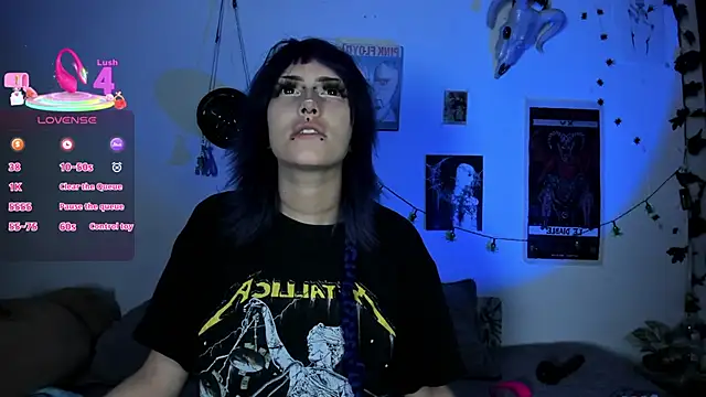 kattusauruss online show from November 4, 2025, 1:42 am