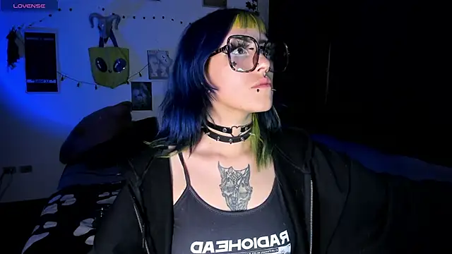 kattusauruss online show from January 9, 2026, 3:24 am