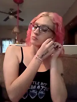 spoiledprincess4 online show from November 21, 2025, 8:52 pm