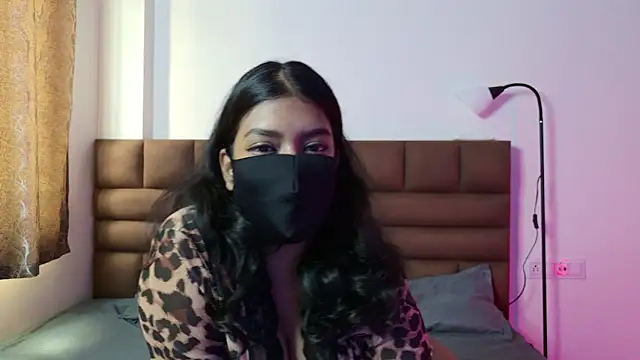 Snapshot of Gulaboo100 chatting on September 25, 2025, 6:19 am Gulaboo100 online show from September 25, 2025, 6:19 am