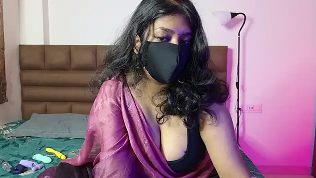 Snapshot of Gulaboo100 chatting on September 28, 2025, 6:20 am Gulaboo100 online show from September 28, 2025, 6:20 am