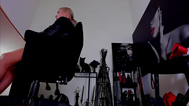 demisweet online show from February 6, 2026, 2:07 am