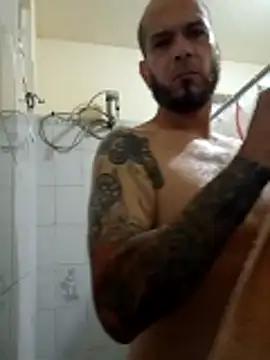 amircar12 online show from April 15, 2026, 10:43 pm