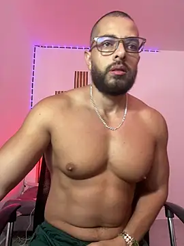 Snapshot of magnumchris chatting on May 29, 2026, 12:33 pm magnumchris online show from May 29, 2026, 12:33 pm