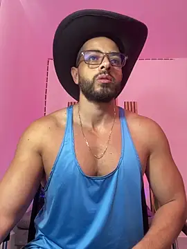 Snapshot of magnumchris chatting on April 24, 2026, 5:37 pm magnumchris online show from April 24, 2026, 5:37 pm