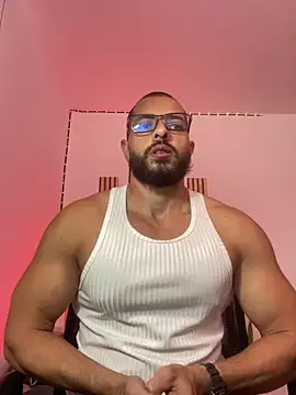 Snapshot of magnumchris chatting on May 19, 2026, 9:44 pm magnumchris online show from May 19, 2026, 9:44 pm