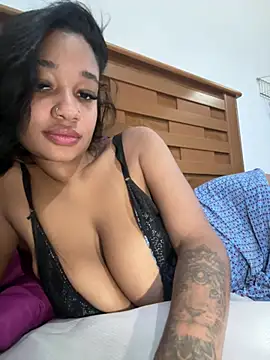 Snapshot of hillarymoreninha chatting on March 24, 2026, 3:56 pm hillarymoreninha online show from March 24, 2026, 3:56 pm