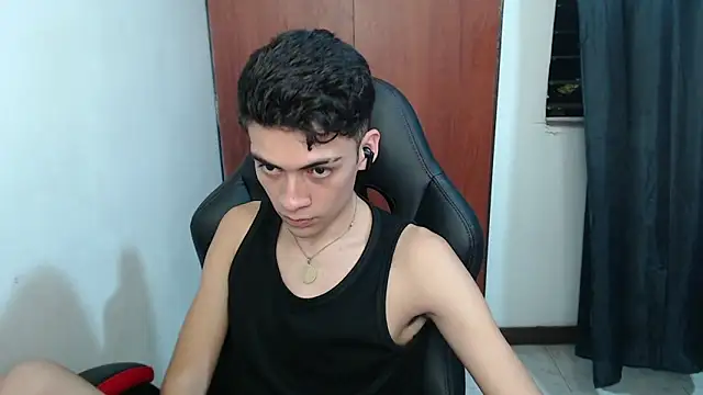 Rimuru17 online show from April 12, 2026, 4:27 am