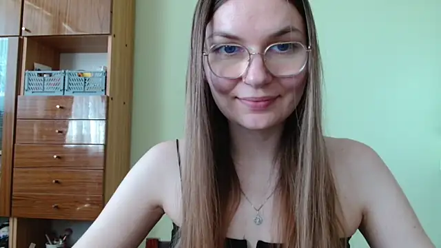 LooveELLYx online show from May 27, 2026, 1:29 pm