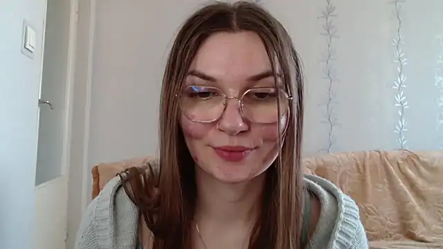 LooveELLYx online show from March 16, 2025, 11:05 am