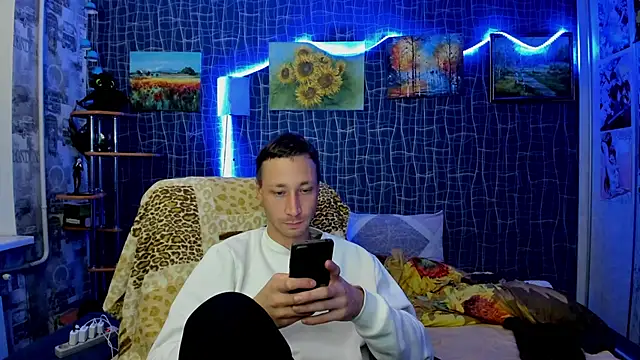 CuteBoy228 online show from November 26, 2025, 8:53 pm