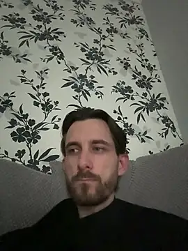 Big8inchUncutCock online show from June 18, 2026, 12:10 pm