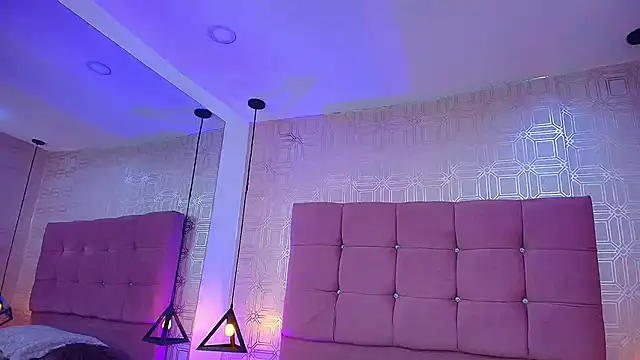 LexieBloom online show from December 1, 2025, 3:51 am