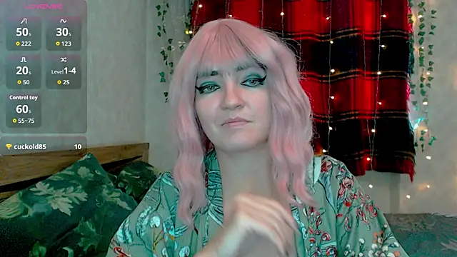 MagicPink online show from December 15, 2025, 12:22 pm