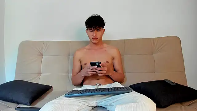 2Amateur Guys online show from March 22, 2026, 8:21 pm