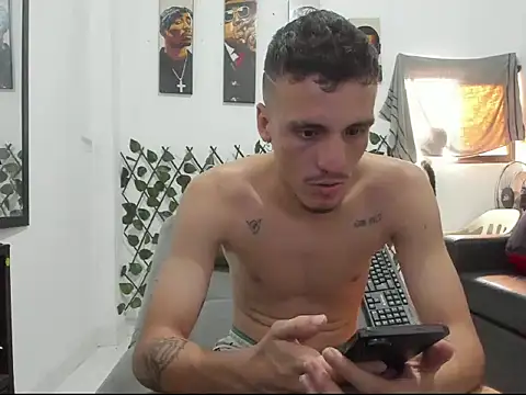 Snapshot of Latins_Boss chatting on May 1, 2026, 9:53 pm Latins Boss online show from May 1, 2026, 9:53 pm