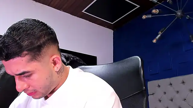 king falconer online show from December 14, 2025, 11:43 pm