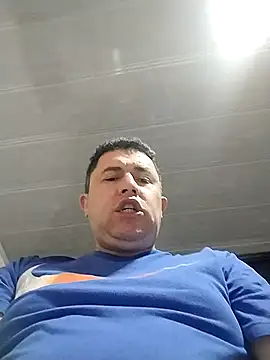 BigCristh79 online show from November 11, 2025, 7:19 pm